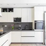 Iflat Sleek & Sunlit Near The Vatican *
